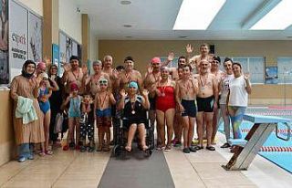 Özel bireyler yaz mevsimini yüzerek geçirdi