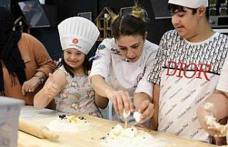 Özel çocuklar pasta ve pizza yaptı