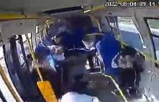 Pendik’te İETT otobüsünün yolcu indirmek için...