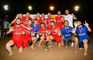 Plaj Futbolunda şampiyon Çimhan Sarılar Spor