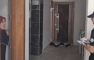 Polis ekiplerinden vatandaşlara seyyar satıcı ve...