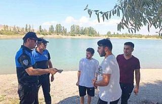 Polis tek tek uyardı