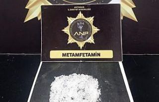 Polis uyuşturucu tacirlerine göz açtırmıyor