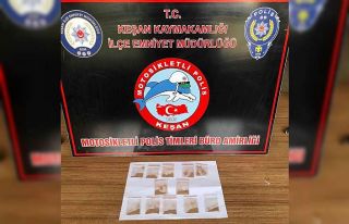 Polisin şüphe üzerine durdurduğu 2 kişinin üzerinden...