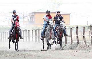 Rahvan atlar zafere koştu