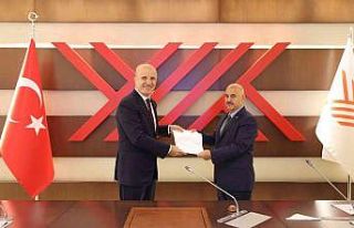 Rektör Sözbir mazbatasını aldı