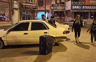 Sahibinin ATM’ye giderken kaldırıma bıraktığı...