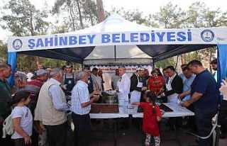 Şahinbey’de aşure geleneği sürüyor