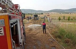 Saman yüklü kamyonet kül oldu