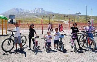 Şampiyon bisikletçiler Erciyes’te yetişecek