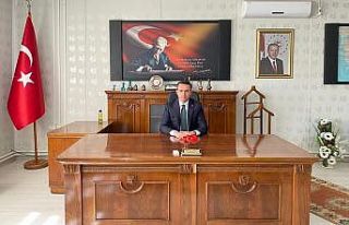 Samsat Kaymakamı şehit ailesini ziyaret ederek göreve...