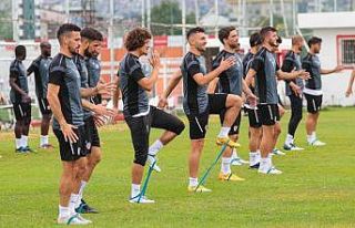 Samsunspor’da 15 futbolcu geldi, 14 futbolcu gitti