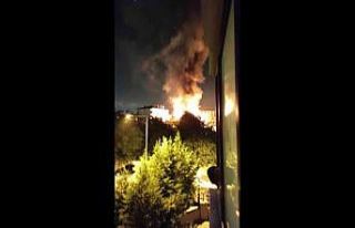 Sancaktepe’de tek katlı gecekondu alevlere teslim...