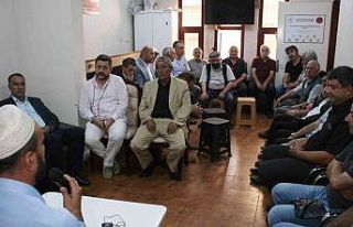 Şehitler hayrına aşure dağıtıldı