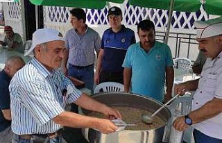 Selendi Müftülüğünden vatandaşa aşure ikramı