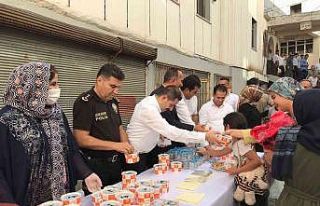 Şemdinli’de aşure ikramı