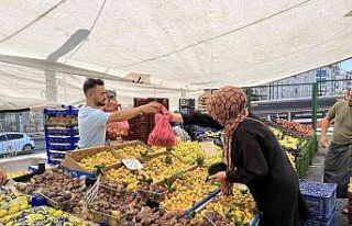 Semt pazarlarında sebze meyve fiyatları geriledi