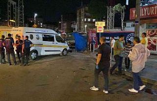 Silahlı kavga kanlı bitti: 2 yaralı