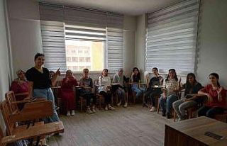 Silopi’de 15 bin kişi Halk Eğitim Merkezi kurslarından...