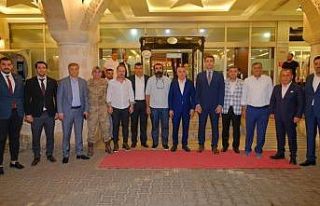 Şırnak Valisi Bilgin, Silopi’de vatandaş ve iş...