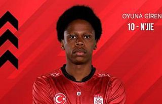 Sivasspor’da Clinton N’Jie ilk resmi maçına...