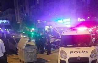 Sokak ortasında göğsünden bıçaklanan şahıs...