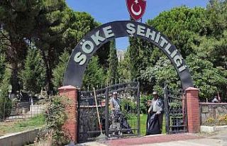 Söke Belediyesi’nden şehitlikte bakım çalışması