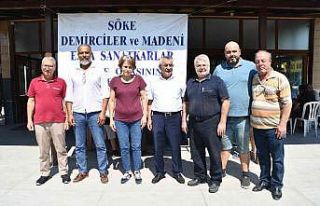 Söke Demirciler Odası aşure ve tavuklu pilav geleneğini...