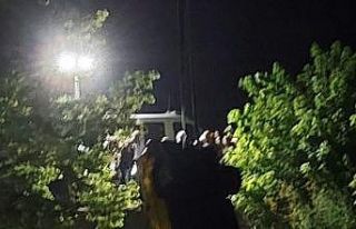 Sulama kanalına devrilen otomobilin sürücüsü...