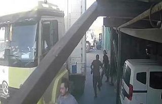 Sultangazi’de sanayide çalışan işçi elinde...