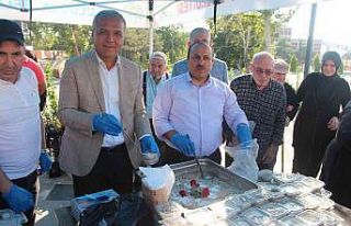 Suluova huzurevinden vatandaşlara aşure ikramı