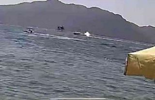 Sürat motorunun tekneye çarptığı anların görüntüleri...