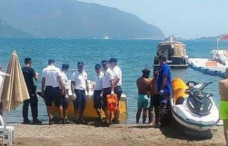 Sürat teknesi tekne dolmuşa çarptı, 1 ölü 3...