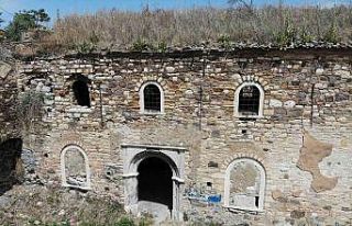 Tarihi kilise, anıt müze bilim ve sanat merkezi...