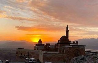 Tarihi sarayda eşsiz gün batımı