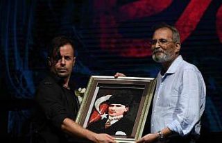 Tarsus’ta zafer coşkusu Emre Aydın konseriyle...