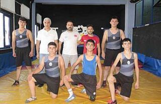 Tatvan’da onlarca çocuk güreşle tanıştı