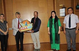 Tavşanlı MYO’da özel teknikle ahşap tablolar...