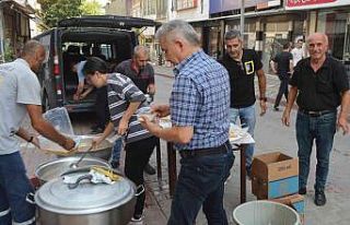 Tavşanlılı esnaflardan aşure birlikteliği