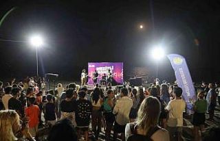 Tece sahillerinde yaz konseri coşkusu