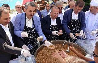 Tokat’ta 10 bin kişiye aşure ikramı