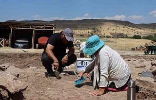 Tunceli Valisi Özkan, kentteki kurtarma kazısı...
