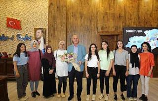 Üniversite hayallerine kavuşan öğrencilerden Başkan...