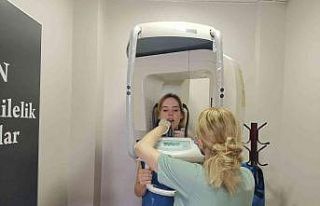 Ünlü oyuncu Wilma Elles diş operasyonu geçirdi