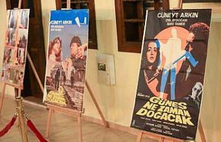 Uşak Belediyesi hemşerilerine yazlık sinema keyfi...