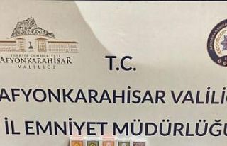 Uyuşturucu kaçakçılığından aranan şahıs kumar...