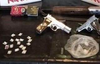 Uyuşturucu taciri 10 kişi tutuklandı