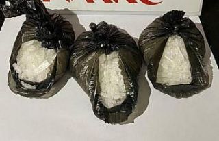 Uyuşturucu ticaretine karışan 10 şüpheli tutuklandı