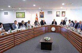 Vali Makas, yapımına başlanılan yaşam merkeziyle...