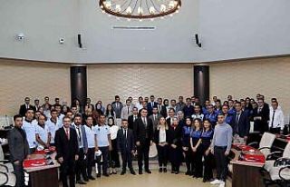 Van Büyükşehir Belediyesi yeni memurlar için yemin...